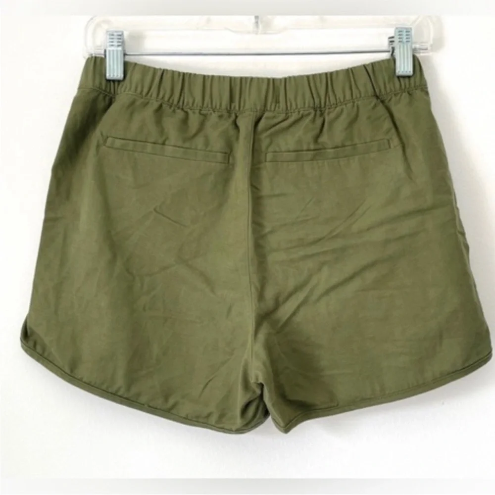 Madewell Pull-on Burch Leaf Short Dolphin Hem in Olive Green Size XXS